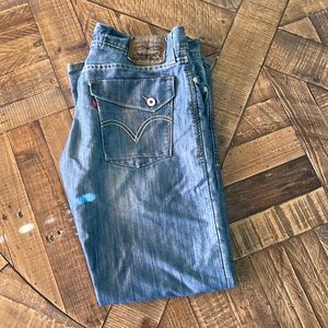 Men’s size 34x30 Low boot cut 527 Levi’s Jeans